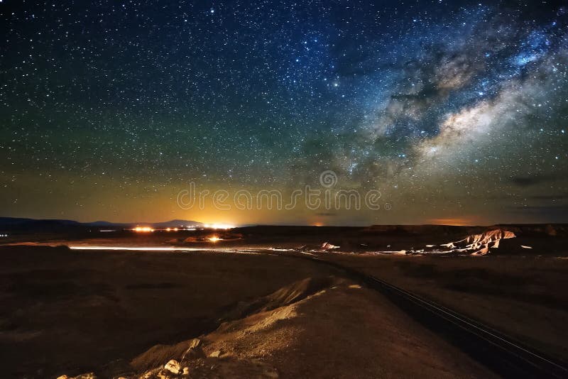El cielo estrellado, la vía láctea Foto de la exposición larga Paisaje de la noche foto de archivo libre de regalías El cielo estrellado, la vía láctea Foto de la exposición larga Paisaje de la noche foto de archivo libre de regalías