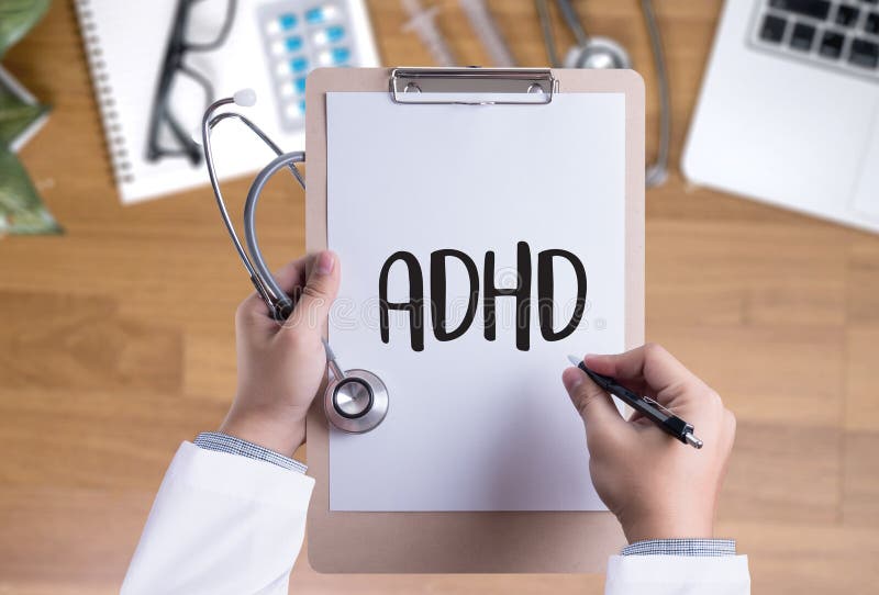 El CONCEPTO de ADHD imprimió la hiperactividad d del déficit de atención de la diagnosis fotografía de archivo El CONCEPTO de ADHD imprimió la hiperactividad d del déficit de atención de la diagnosis fotografía de archivo