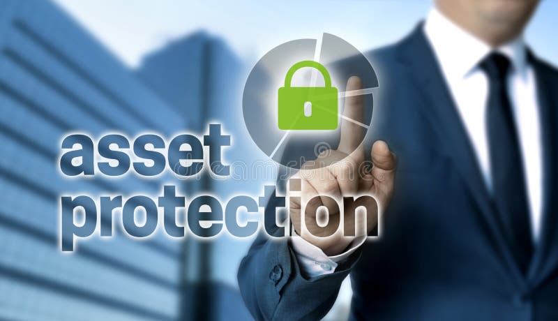 El concepto de protección de activos es mostrado por el empresario foto de archivo El concepto de protección de activos es mostrado por el empresario foto de archivo