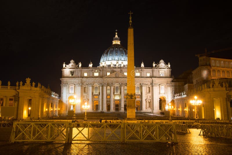 El cuadrado de San Pedro en Vaticano foto de archivo libre de regalías El cuadrado de San Pedro en Vaticano foto de archivo libre de regalías