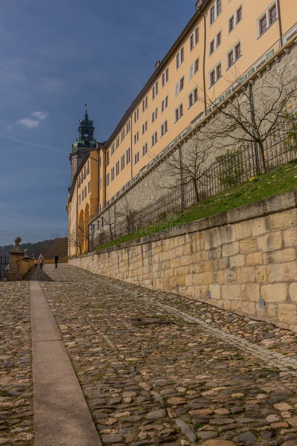El despertar Springlike en el valle hermoso de Saale cerca de Rudolstadt imagen de archivo libre de regalías El despertar Springlike en el valle hermoso de Saale cerca de Rudolstadt imagen de archivo libre de regalías