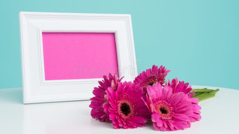 El día del ` s del día, de la tarjeta del día de San Valentín de la madre del ` s del ` feliz s del día, de las mujeres o el azul imagen de archivo