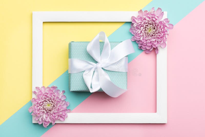 El día del ` s del día, de la tarjeta del día de San Valentín de la madre del ` s del ` feliz s del día, de las mujeres o el cara fotos de archivo