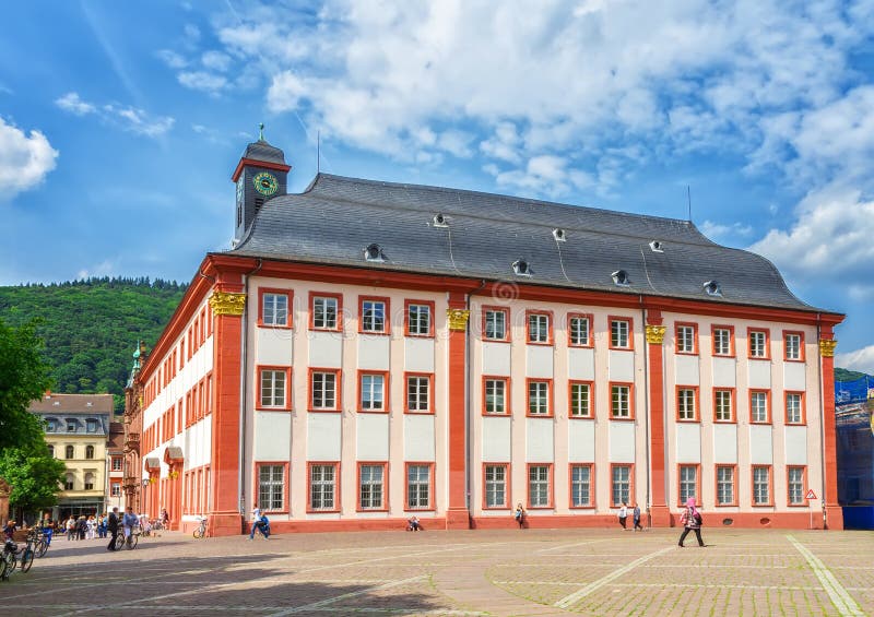 El edificio de la universidad vieja de Heidelberg foto de archivo El edificio de la universidad vieja de Heidelberg foto de archivo