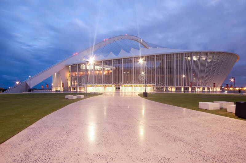 El estadio de fútbol de Durban Moses Mabhida foto de archivo El estadio de fútbol de Durban Moses Mabhida foto de archivo