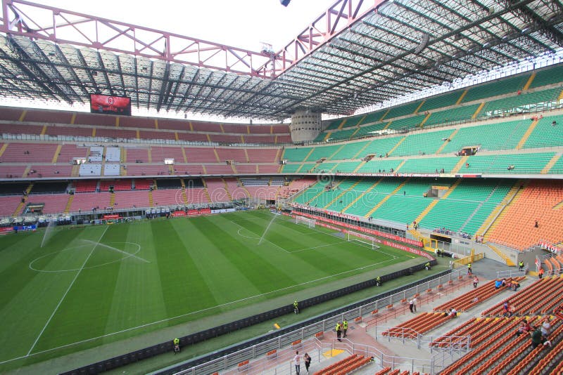 El estadio de Stadio Giuseppe Meazza en Milán, Italia fotos de archivo El estadio de Stadio Giuseppe Meazza en Milán, Italia fotos de archivo