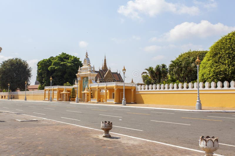 El exterior de Royal Palace Camboya por la mañana, Phnom Penh, Camboya fotos de archivo libres de regalías El exterior de Royal Palace Camboya por la mañana, Phnom Penh, Camboya fotos de archivo libres de regalías