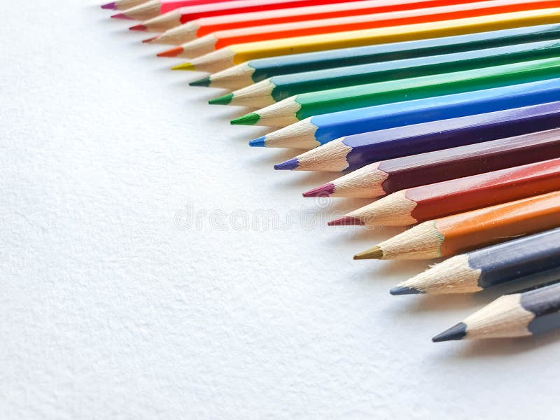 El fondo coloreado de madera de los lápices, se cierra encima del estilo del arco iris, disposición horizontal Copie el espacio fotografía de archivo El fondo coloreado de madera de los lápices, se cierra encima del estilo del arco iris, disposición horizontal Copie el espacio fotografía de archivo