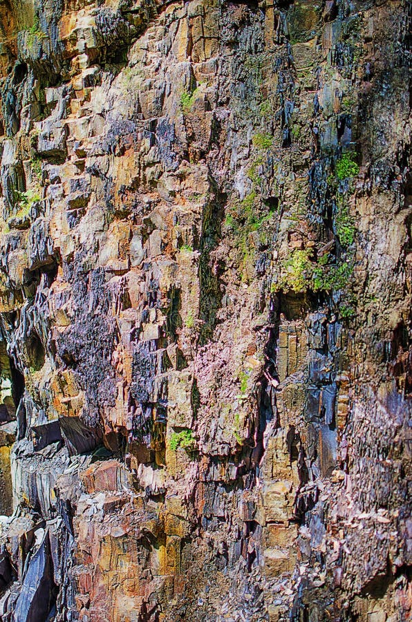 El fondo de las montañas de piedra en el aire abierto en el Carpath fotografía de archivo libre de regalías El fondo de las montañas de piedra en el aire abierto en el Carpath fotografía de archivo libre de regalías