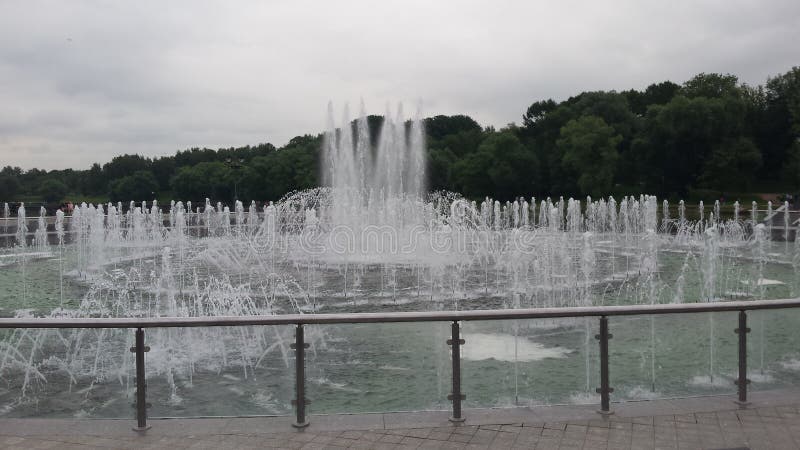 El Fontaine en el parque de Tsaritsyno fotos de archivo El Fontaine en el parque de Tsaritsyno fotos de archivo