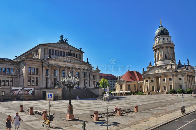 El Gendarmenmarkt en Berlín fotos de archivo El Gendarmenmarkt en Berlín fotos de archivo