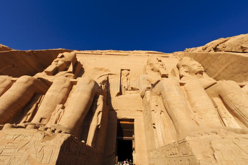 El gran templo de Abu Simbel (Nubia, Egipto) imagen de archivo