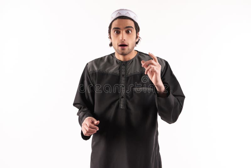 Hombre árabe En Ropa Es Consciente Algo de archivo - Imagen de turbante, blanco: 137567030