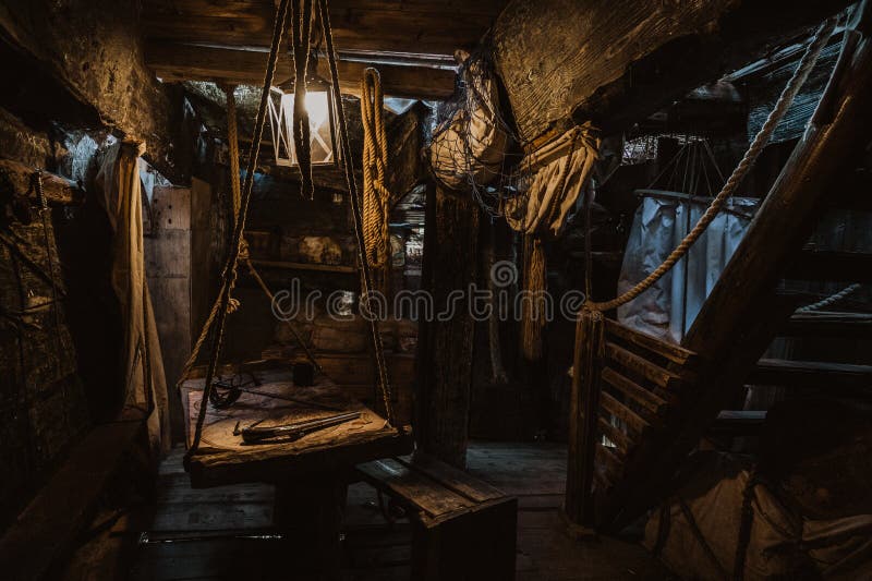 El interior de la cabina del capitán de un barco pirata. vista interior
