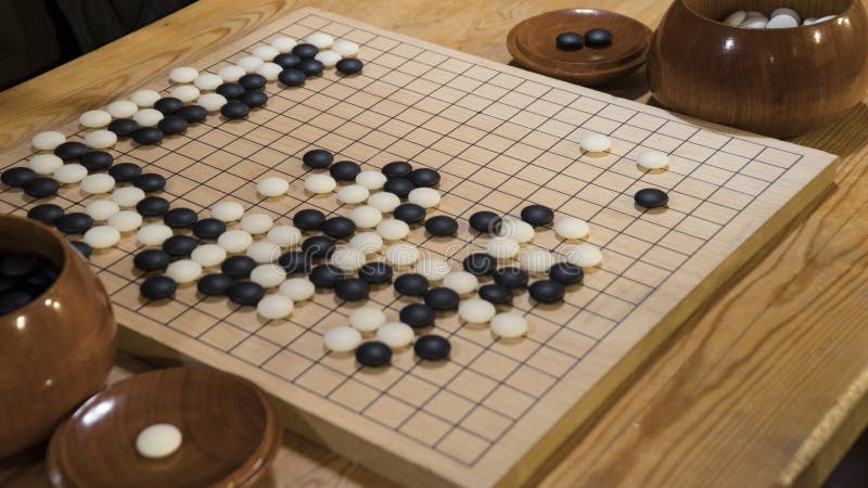 El Juego De Mesa Chino Va O Weiqi Foto de archivo - Imagen ...