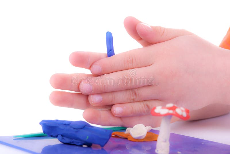 Niño jugando fotos de archivo