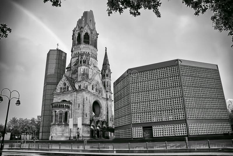 El Kaiser protestante William Memorial Church en Berlín imagenes de archivo El Kaiser protestante William Memorial Church en Berlín imagenes de archivo
