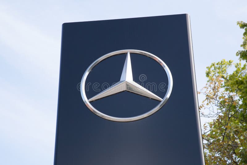 Logo Mercedes Benz Imágenes y Fotos - 123RF