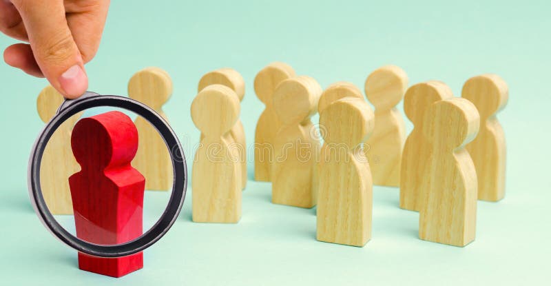 El líder comunica con el equipo y da instrucciones Ajuste de la planificación y de la meta de empresas Trabajo en equipo Team Spi foto de archivo libre de regalías El líder comunica con el equipo y da instrucciones Ajuste de la planificación y de la meta de empresas Trabajo en equipo Team Spi foto de archivo libre de regalías