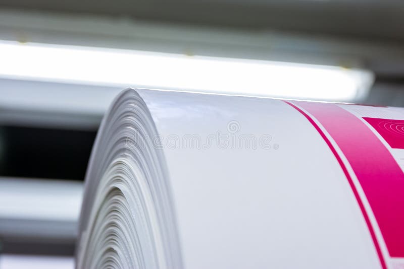 El material del rollo de Flexography impreso cubre la producción Ind del cilindro imagenes de archivo El material del rollo de Flexography impreso cubre la producción Ind del cilindro imagenes de archivo