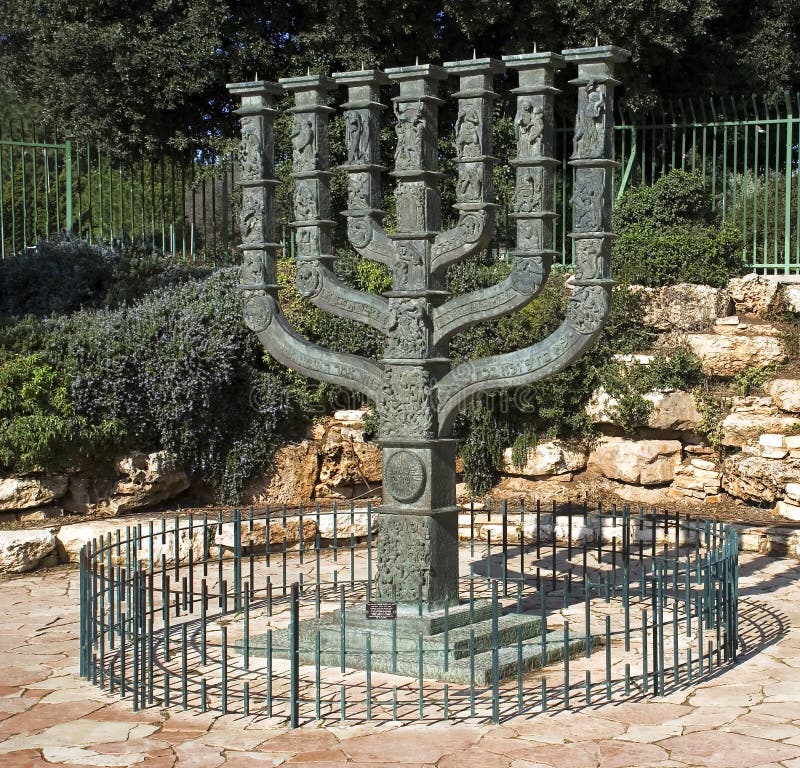 El Menorah del Knesset fotografía de archivo El Menorah del Knesset fotografía de archivo