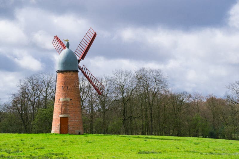 El molino de viento inglés imagen de archivo. Imagen de colina 39694447