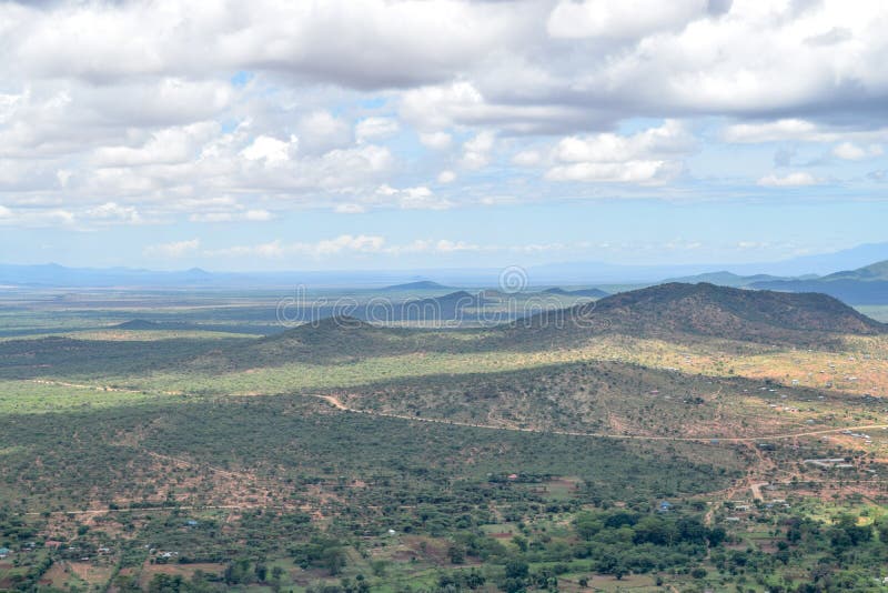El monte Kilimanjaro visto de la ciudad de Namanga, Kenia foto de archivo libre de regalías El monte Kilimanjaro visto de la ciudad de Namanga, Kenia foto de archivo libre de regalías