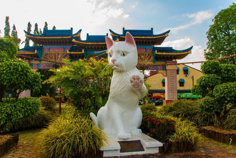 El monumento blanco del gato es el Ayuntamiento del sur de Kuching Cat Statue Sarawak Malasia imagenes de archivo El monumento blanco del gato es el Ayuntamiento del sur de Kuching Cat Statue Sarawak Malasia imagenes de archivo