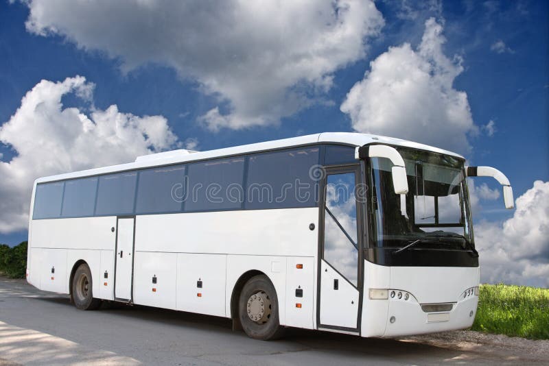 El Autobús Del Blanco De La Excursión Foto de archivo Imagen de