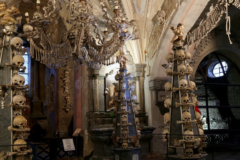 El Osario De Sedlec Es Una Pequeña Capilla Católica, Situada Debajo De La Iglesia Del Cementerio De Todos Los Santos En Sedlec, U Imagen editorial - Imagen de muerte, miedo: 47238150 El Osario De Sedlec Es Una Pequeña Capilla Católica, Situada Debajo De La Iglesia Del Cementerio De Todos Los Santos En Sedlec, U Imagen editorial - Imagen de muerte, miedo: 47238150