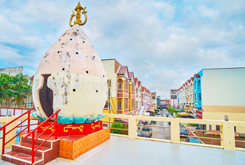 El pabellón de lotos del santuario chino Sam Sae Chu Hut, Ciudad de Phuket, Tailandia imagen de archivo libre de regalías El pabellón de lotos del santuario chino Sam Sae Chu Hut, Ciudad de Phuket, Tailandia imagen de archivo libre de regalías