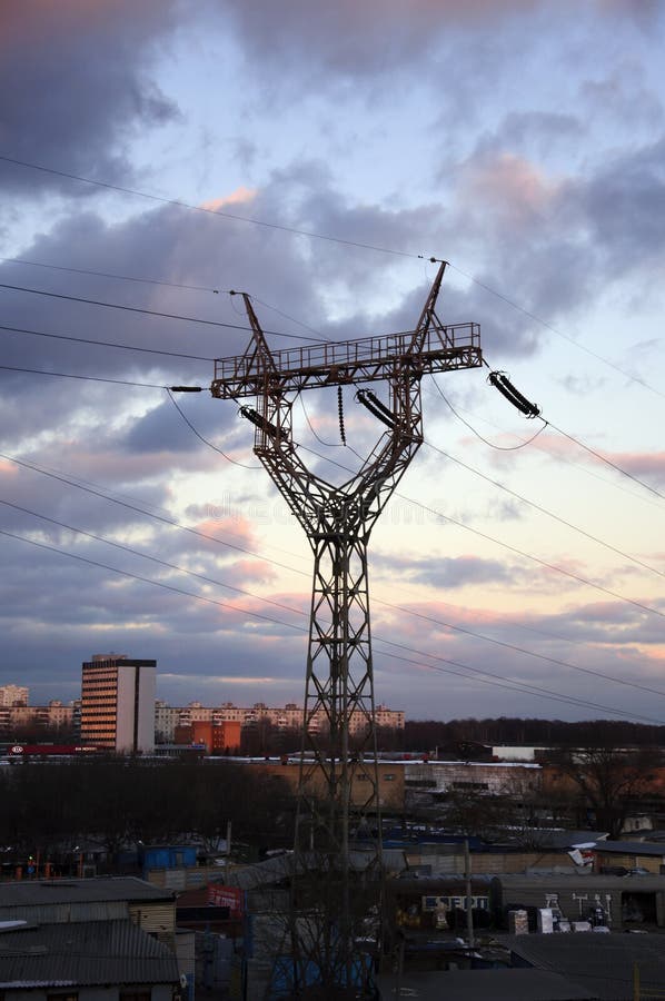El paisaje del invierno con la línea eléctrica fotos de archivo El paisaje del invierno con la línea eléctrica fotos de archivo