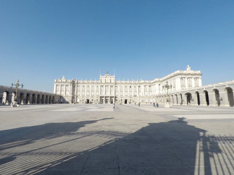 El Palacio Real de Madrid es la residencia oficial de la Familia Real española imagenes de archivo El Palacio Real de Madrid es la residencia oficial de la Familia Real española imagenes de archivo