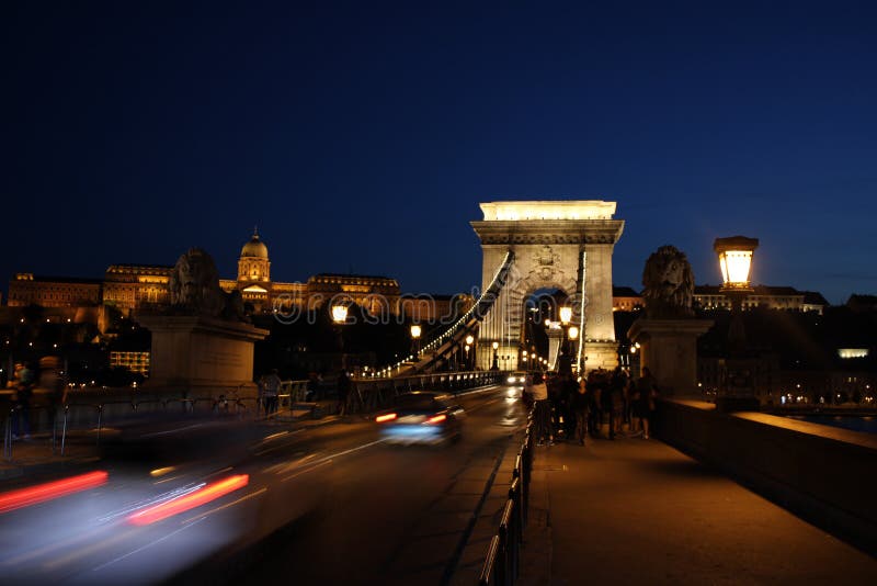 El puente de cadena fotografía de archivo libre de regalías El puente de cadena fotografía de archivo libre de regalías