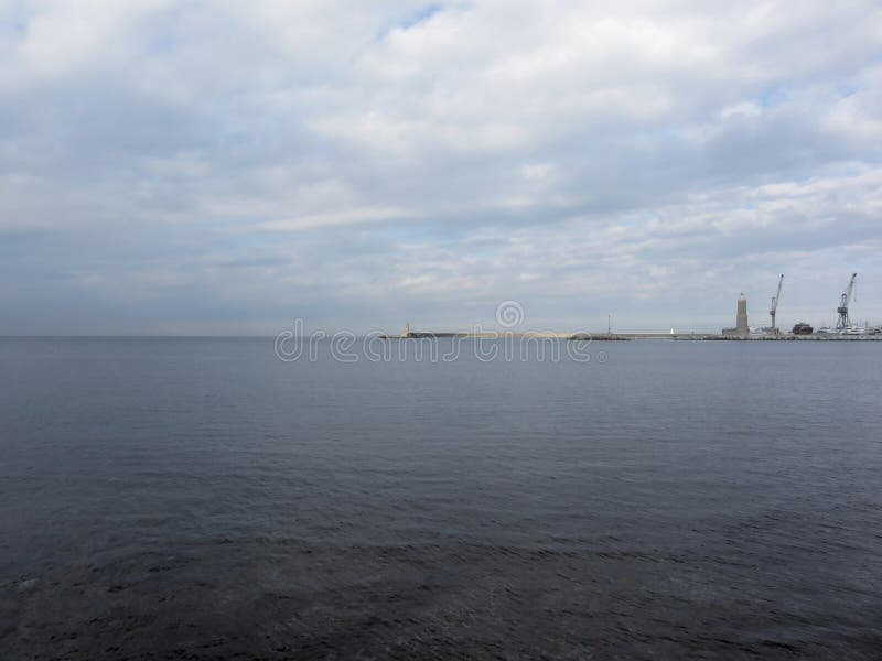 El puerto de Livorno es uno de los puertos italianos más grandes y en el mar Mediterráneo Toscana, Italia fotos de archivo El puerto de Livorno es uno de los puertos italianos más grandes y en el mar Mediterráneo Toscana, Italia fotos de archivo