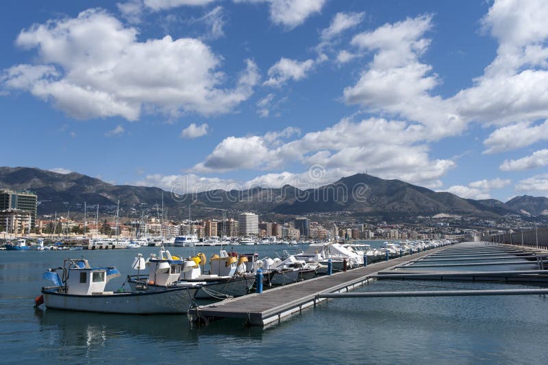 Estresante voluntario Cuestiones diplomáticas El Puerto Pesquero De Fuengirola, Málaga Fotografía editorial - Imagen de  barco, viaje: 70950987