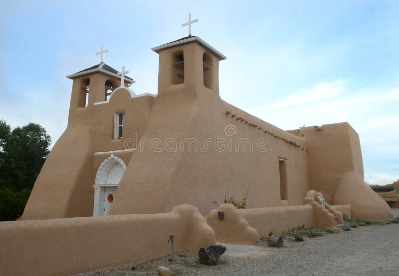 El San Francisco de Asis Church en Taos, maúlla México imagen de archivo El San Francisco de Asis Church en Taos, maúlla México imagen de archivo