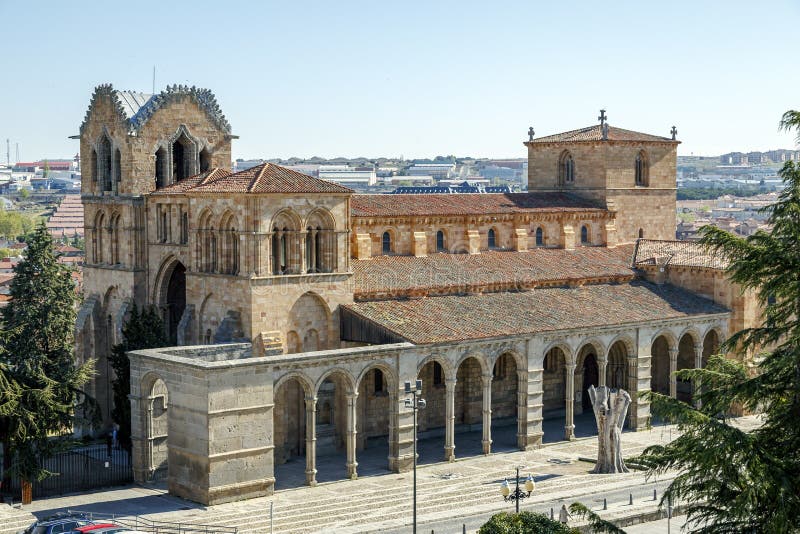 El San Vicente Basilica en Ávila, España foto de archivo libre de regalías El San Vicente Basilica en Ávila, España foto de archivo libre de regalías