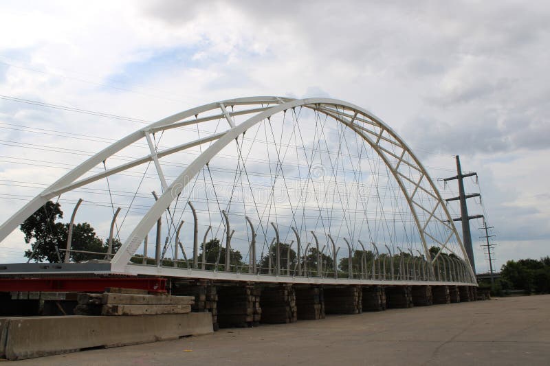 The North Haven Trail on the west side of US75 will soon be able to join the Cottonwood trail and the White Rock Trail that fees many adjoining trails that branch off these three in North Dallas. US75 is a highly busy 12-lane expressway, including the two frontal roads south of the Dallas High 5 where UDDdd75 continues North to Minnesota, I-635 is the second belt around the northern part of Dallas and is also know as the LBJ or Lyndon B. Johnson Expressway.The bridge will be craned in over the awaiting columns that will support it when moved into place. The North Haven Trail on the west side of US75 will soon be able to join the Cottonwood trail and the White Rock Trail that fees many adjoining trails that branch off these three in North Dallas. US75 is a highly busy 12-lane expressway, including the two frontal roads south of the Dallas High 5 where UDDdd75 continues North to Minnesota, I-635 is the second belt around the northern part of Dallas and is also know as the LBJ or Lyndon B. Johnson Expressway.The bridge will be craned in over the awaiting columns that will support it when moved into place.