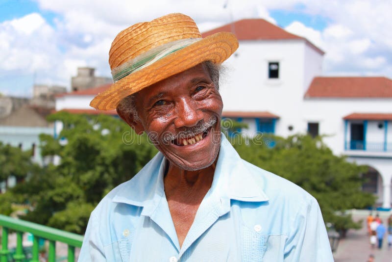 El Hombre Cubano Comprensivo Con El Sombrero De Paja Hace Un Fu Foto de archivo - Imagen de granos, naturalness: 16071584