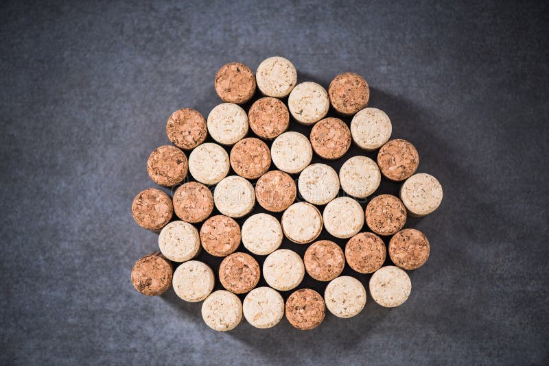 El vino natural tapa la visión con corcho de arriba imagen de archivo libre de regalías El vino natural tapa la visión con corcho de arriba imagen de archivo libre de regalías