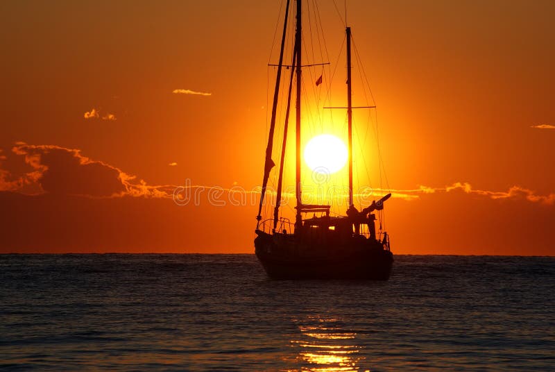 El yate imagen de archivo. Imagen de pasajero, océano 14090229