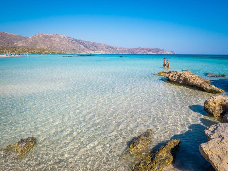 Elafonisi Kreta, Grekland, en paradisstrand med turkosvatten, en ö lokaliserade nästan ön av Kreta