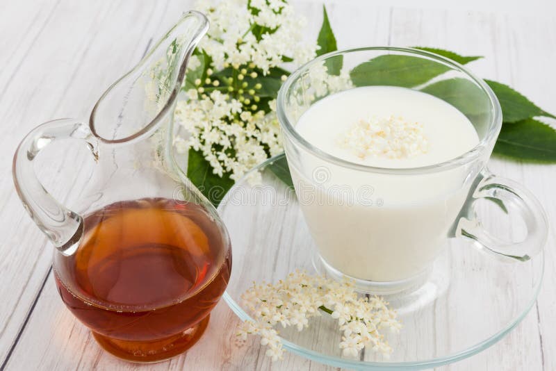 Sambucus Nigra, Holunderbeersirup, Saft Stockfoto - Bild von köstlich ...