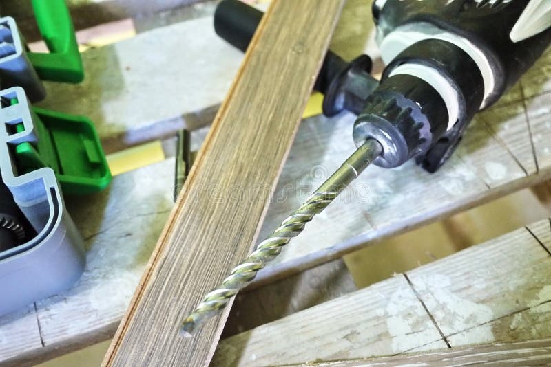 Electric Grinder for Working on Wood. the Disc with Teeth Makes it Easy