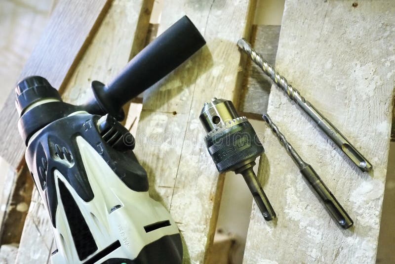 Electric Grinder for Working on Wood. the Disc with Teeth Makes it Easy