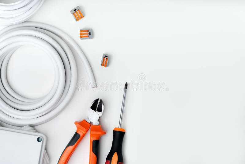 https://thumbs.dreamstime.com/b/electrician-equipment-tools-white-background-copy-space-top-view-178949197.jpg