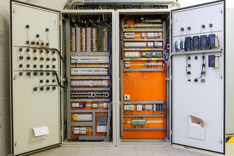 Industrial Circuit Breakers & Fuses