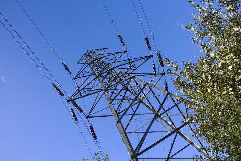 Electricity transmission tower