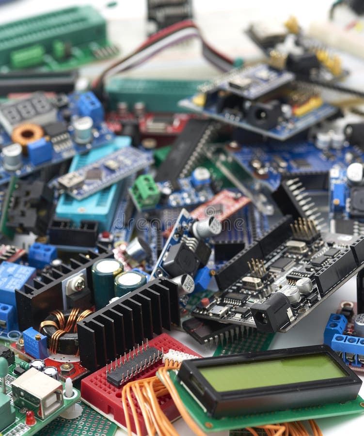 The Electronic Components of Arduino Microcontrollers and Programmers
